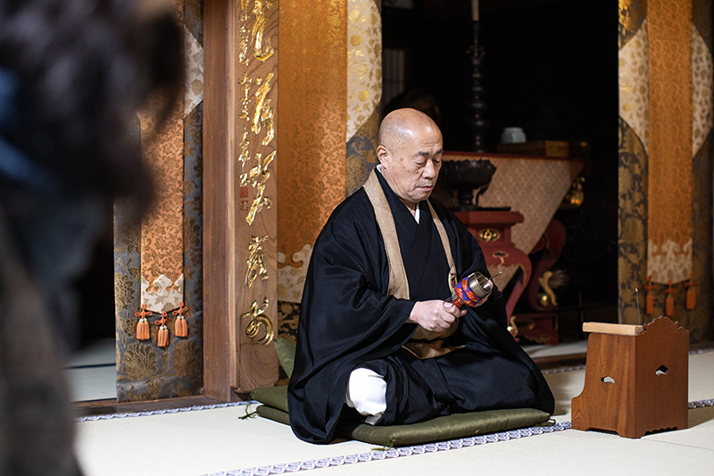 Monk Sasaki leads us in zazen