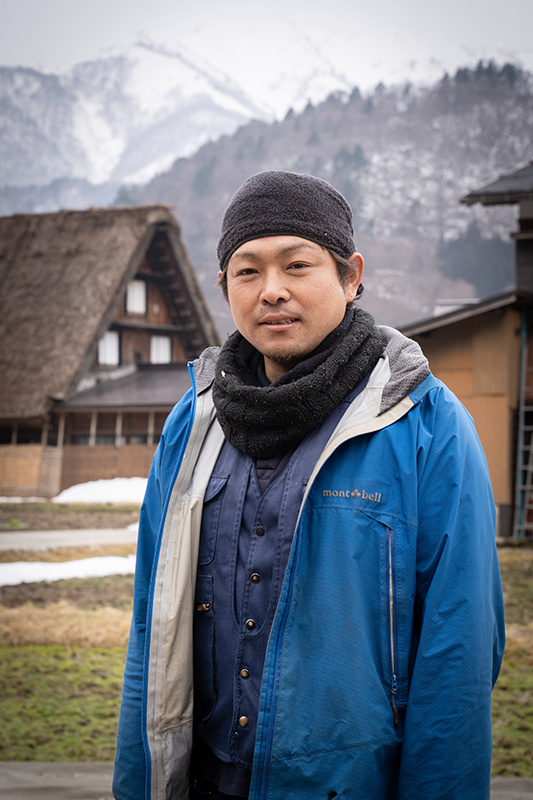 Homme à Shirakawa-go
