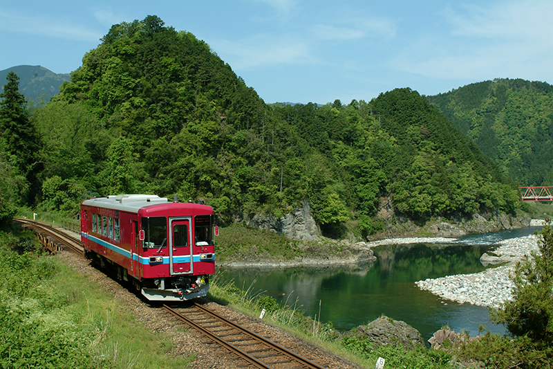 Nagaragawa Railway