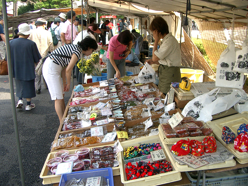 Morning Market (Miyagawa & Jinyamae)