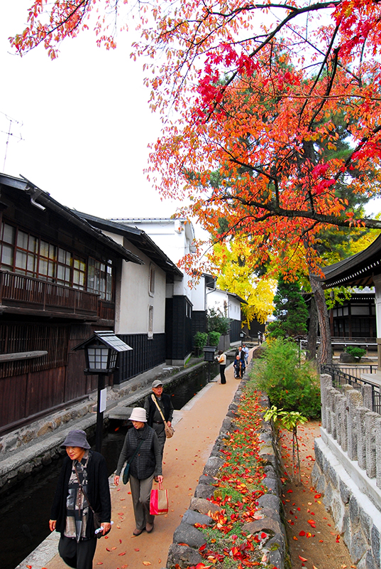 Shirakabe Dozogai Street