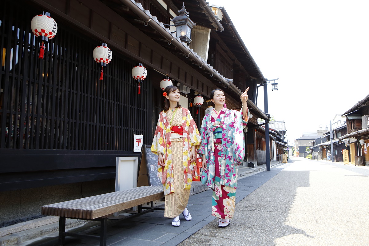 Nagaragawa Hot Springs-Kawaramachi