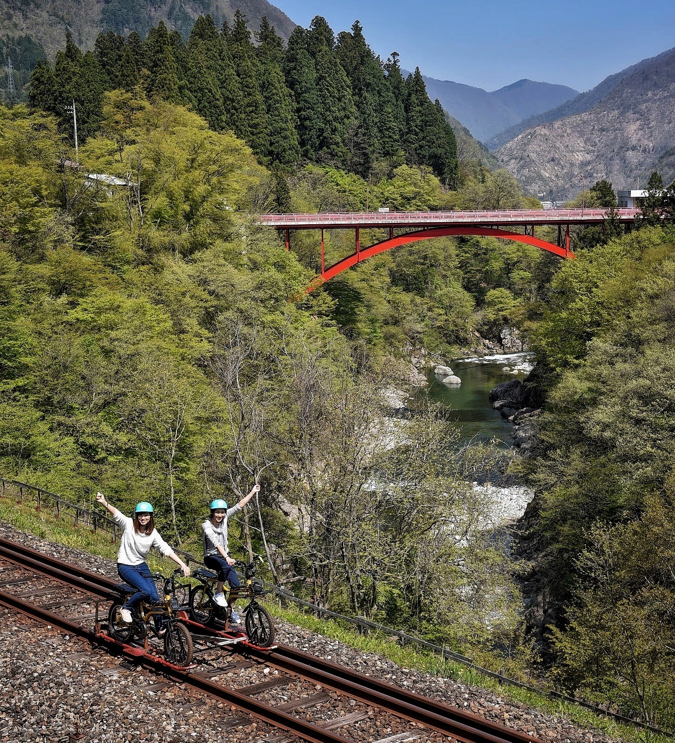 Joyous rail mountain biking in Japan VISIT GIFU
